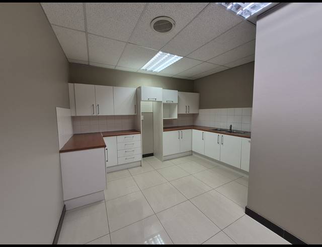 514M² OFFICE TO LET IN SANDTON CENTRAL